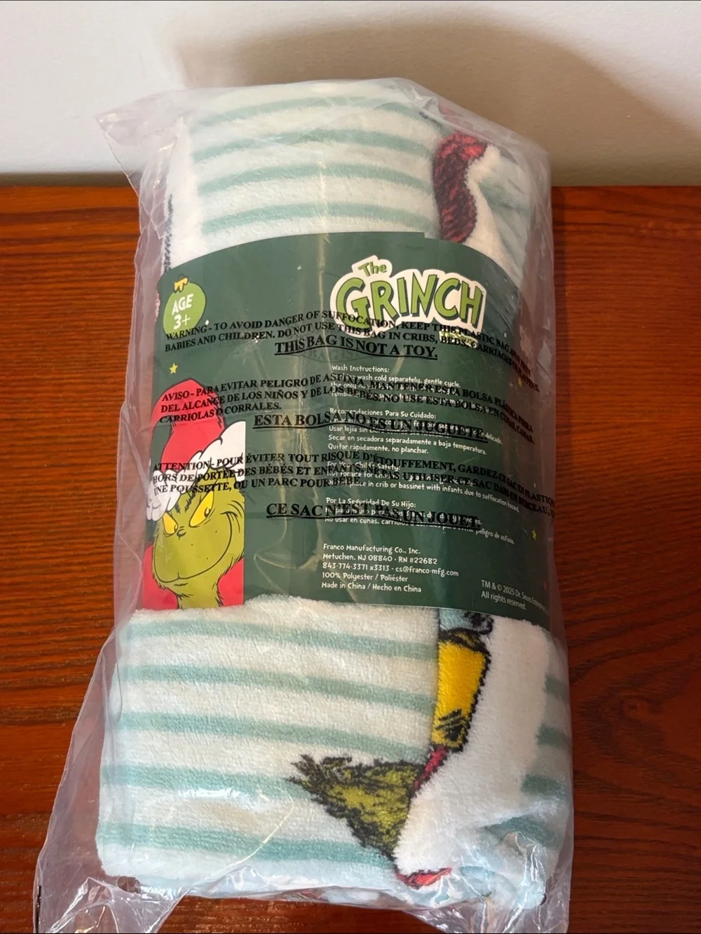 Dr. Seuss The Grinch Super Plush Holiday Throw